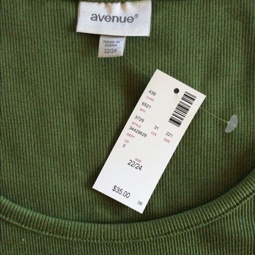 NWT Avenue Short Sleeve Tee - Picture 6 of 6